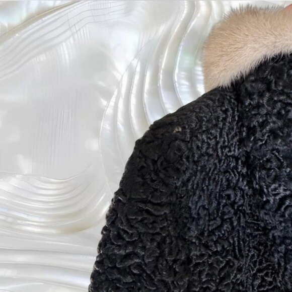 70’s Persian Lamb & Mink Coat - Picture 6 of 6